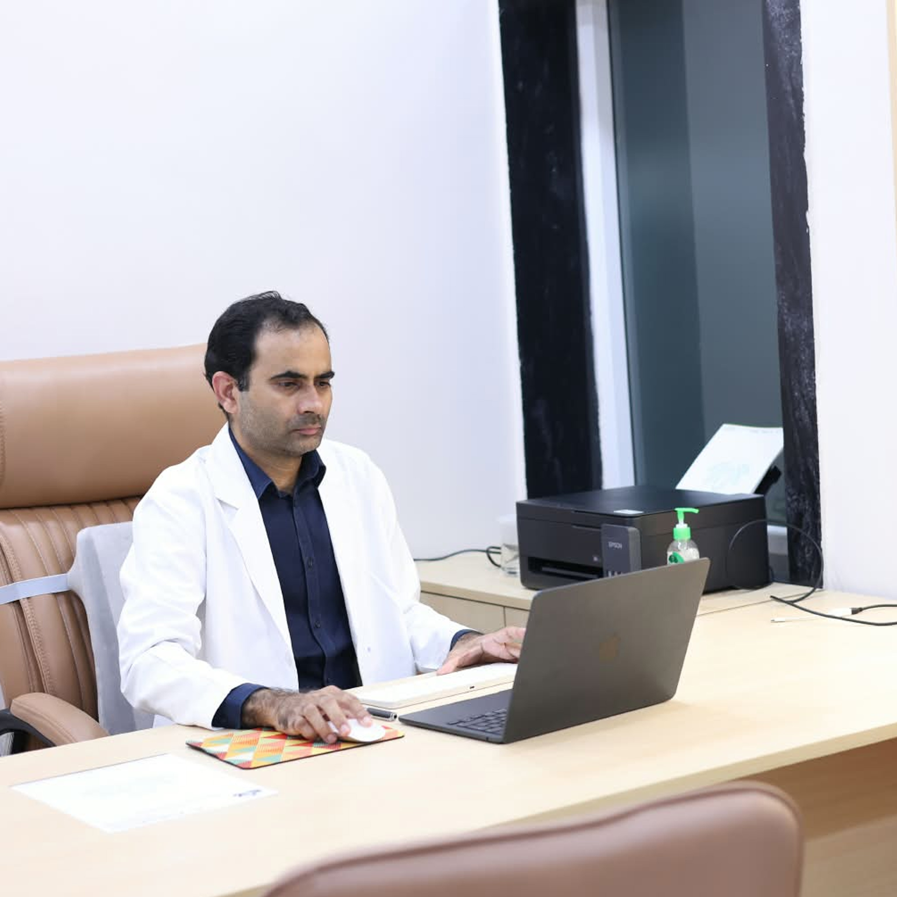 Gastro Doctor Near Sector 27 Noida